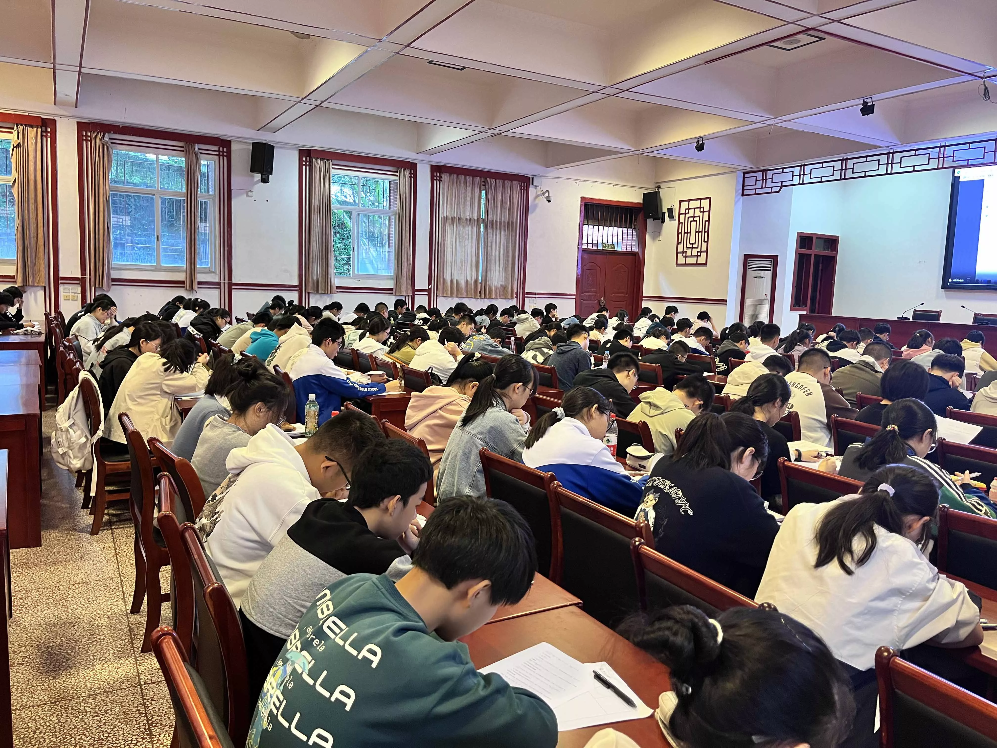 强基学习现场
